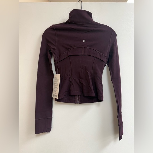 LuluLemon Define Cropped Jacket Nulu in Black Plum - Picture 2 of 3